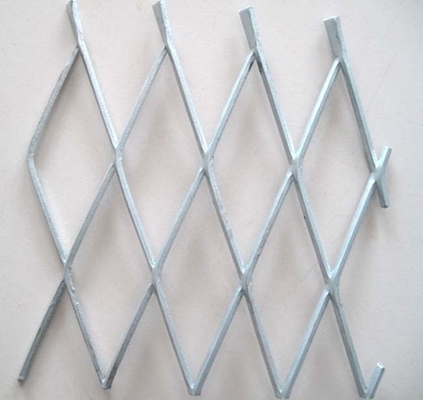 Rede de malha de metal expandida de aço inoxidável de 20*40 mm de abertura para proteção de máquinas